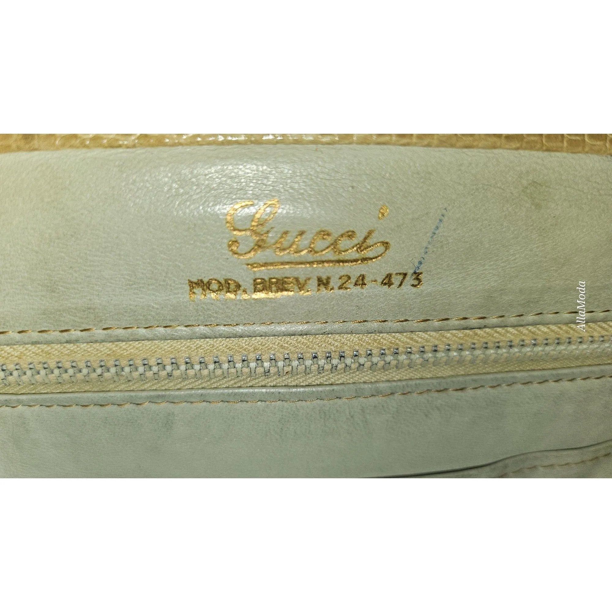 Gucci honey reptile leather two way bucket bag w chain strap